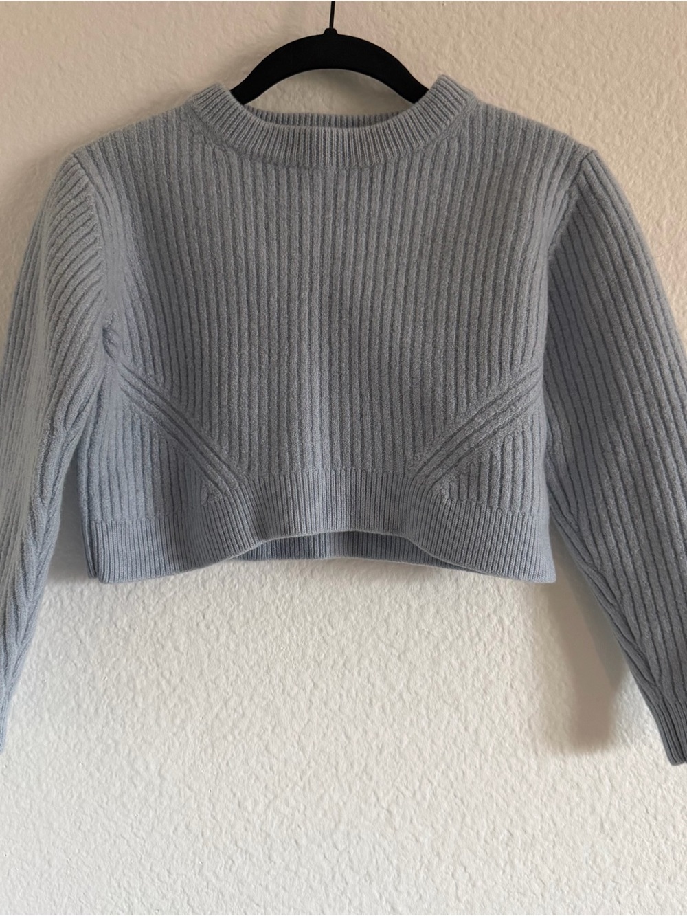 wilfred free boland cropped ribbed crewneck sweater
